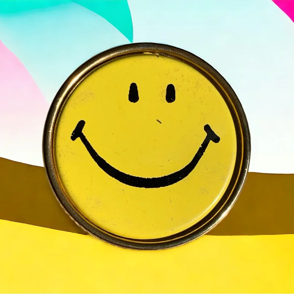 1970’s smiley pin, vintage, good condition